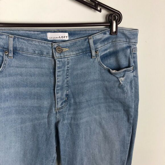 Loft Distressed Slim Pockets Light Wash Raw Hem Ankle Jeans Women's Size 32 - Picture 4 of 8